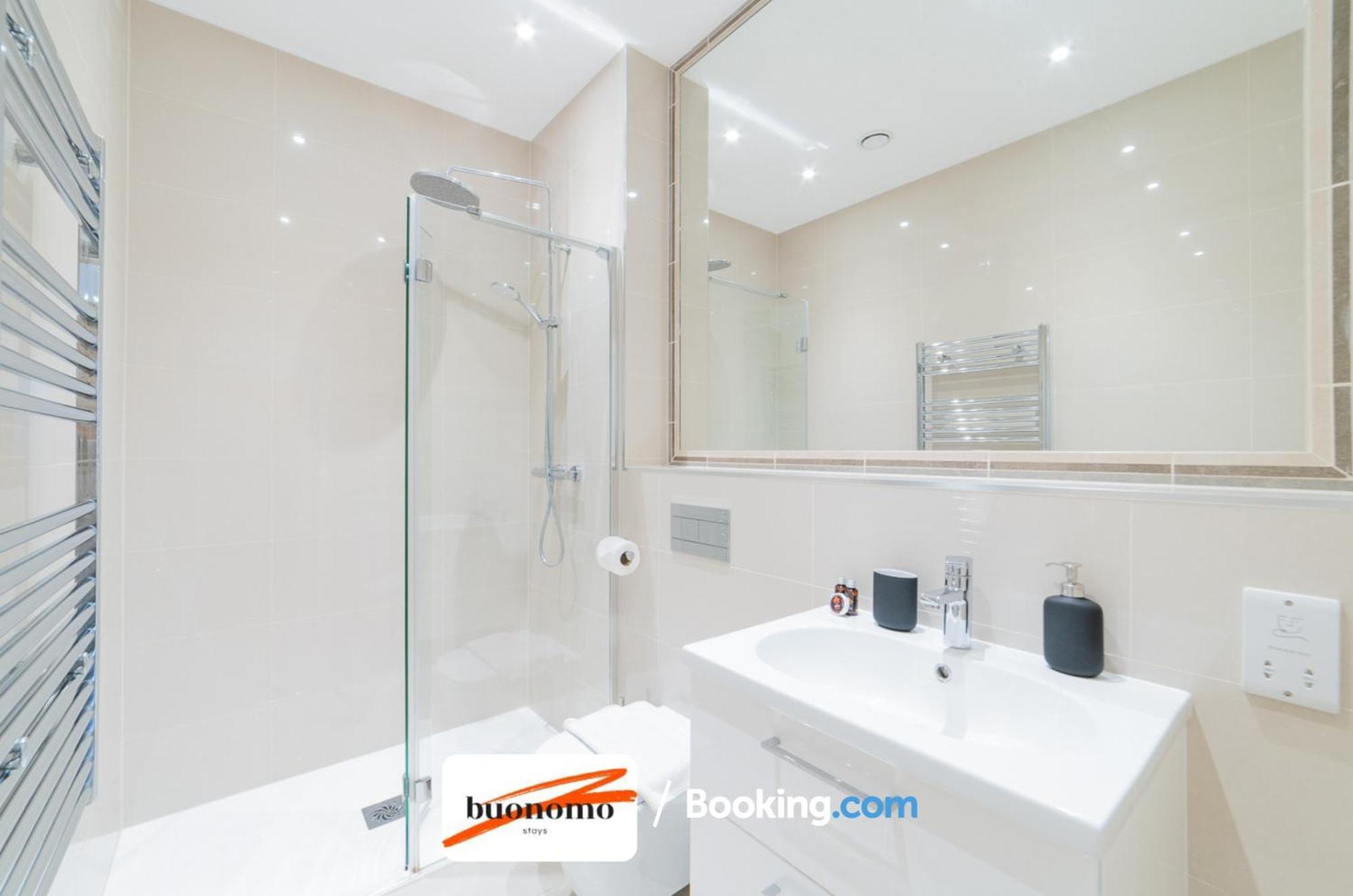 Two Bedroom Apartment At Buonomo Stays Short Lets & Serviced Accommodation Close To Wimbledon Tennis Courts ลอนดอน ภายนอก รูปภาพ