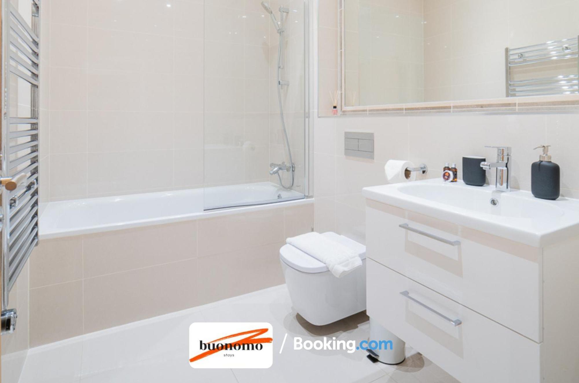 Two Bedroom Apartment At Buonomo Stays Short Lets & Serviced Accommodation Close To Wimbledon Tennis Courts ลอนดอน ภายนอก รูปภาพ