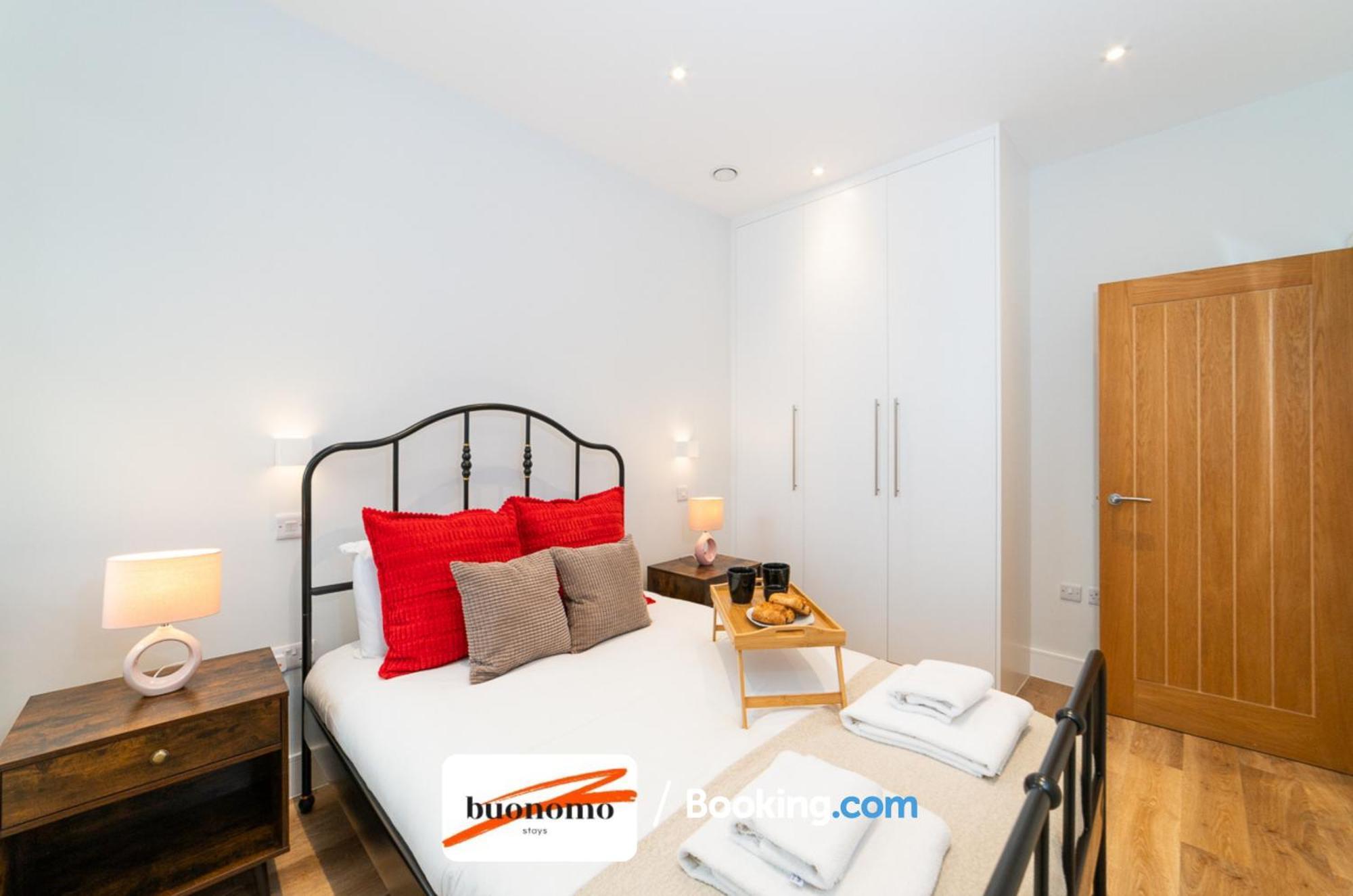 Two Bedroom Apartment At Buonomo Stays Short Lets & Serviced Accommodation Close To Wimbledon Tennis Courts ลอนดอน ภายนอก รูปภาพ